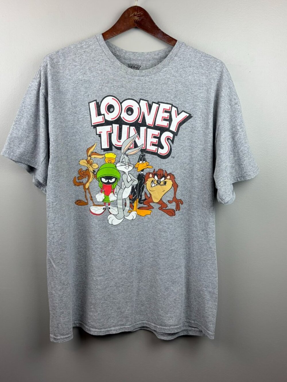 Looney Tunes Graphic Gray Short Sleeve T-Shirt Size XL Bugs Bunny Daffy Duck